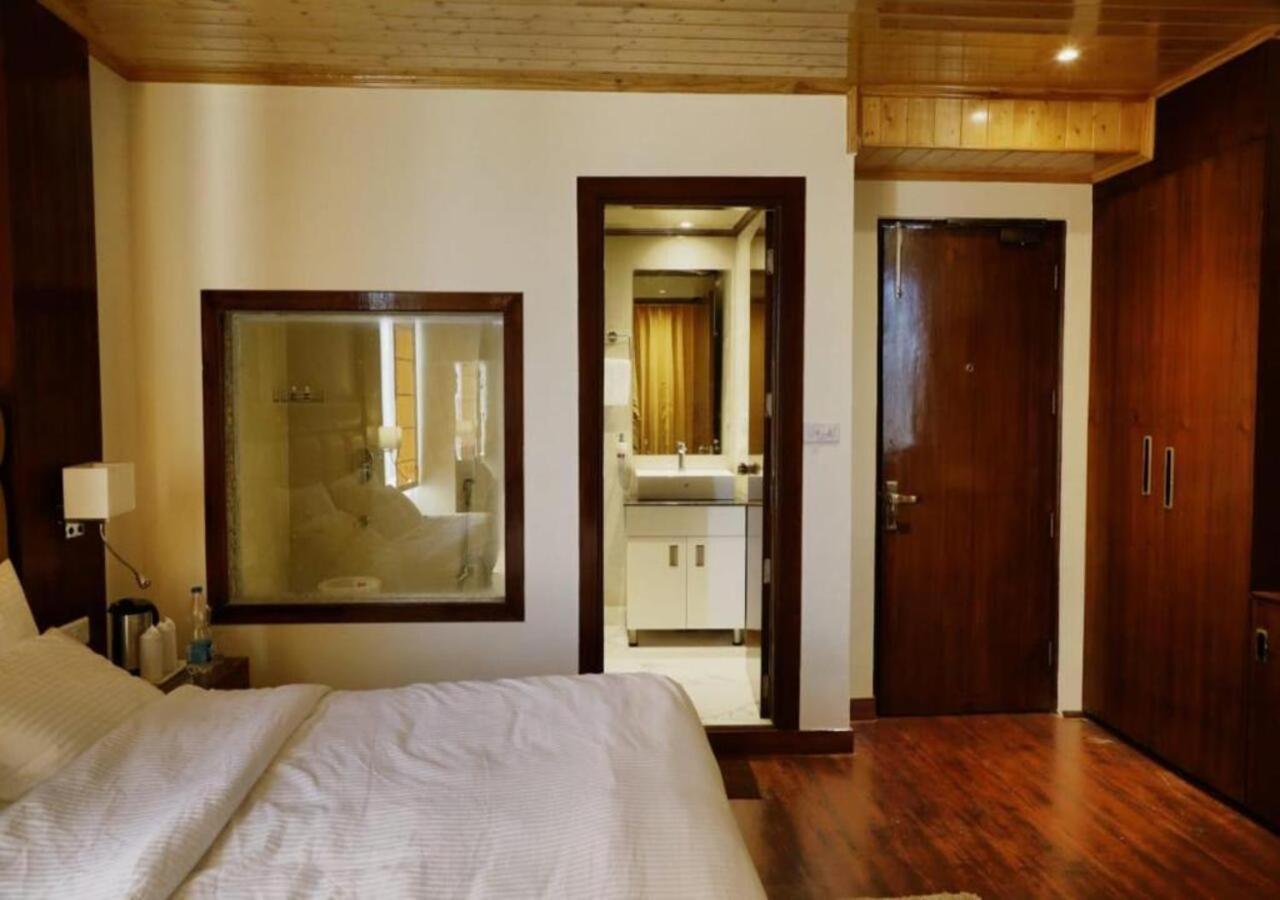 The Alpine Retreat Hotell Shimla Exteriör bild