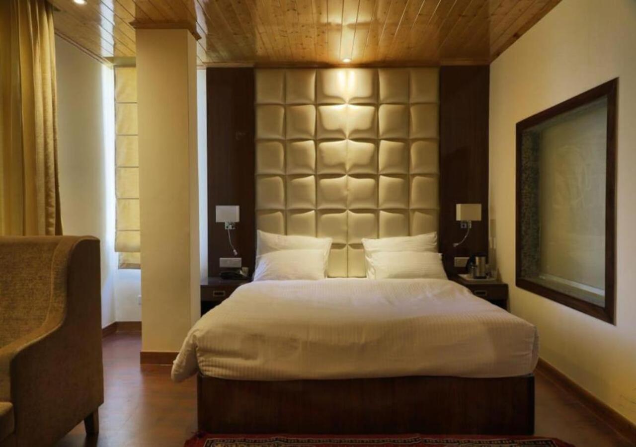 The Alpine Retreat Hotell Shimla Exteriör bild