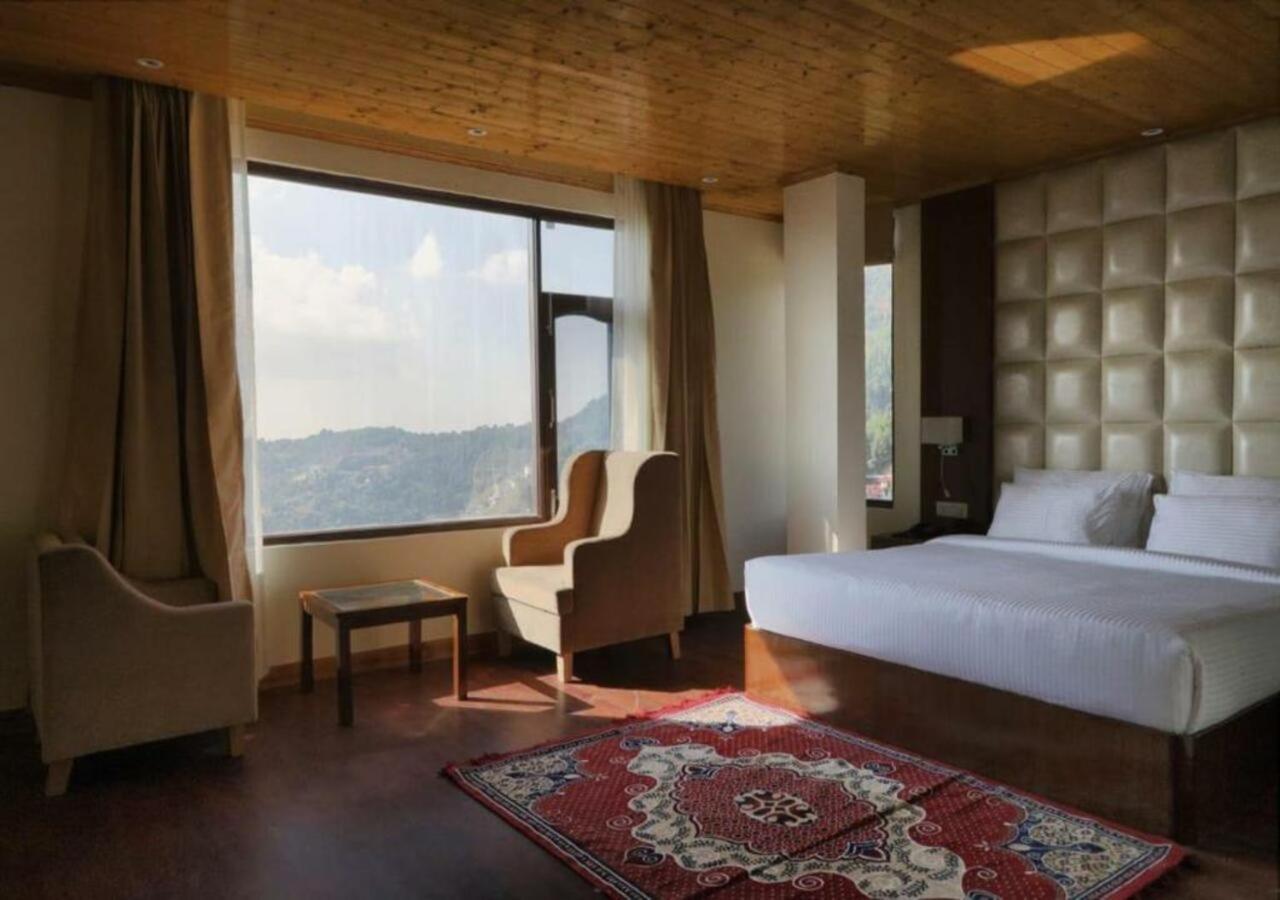 The Alpine Retreat Hotell Shimla Exteriör bild